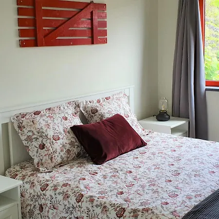 Casinha De Nesquim Holiday home *